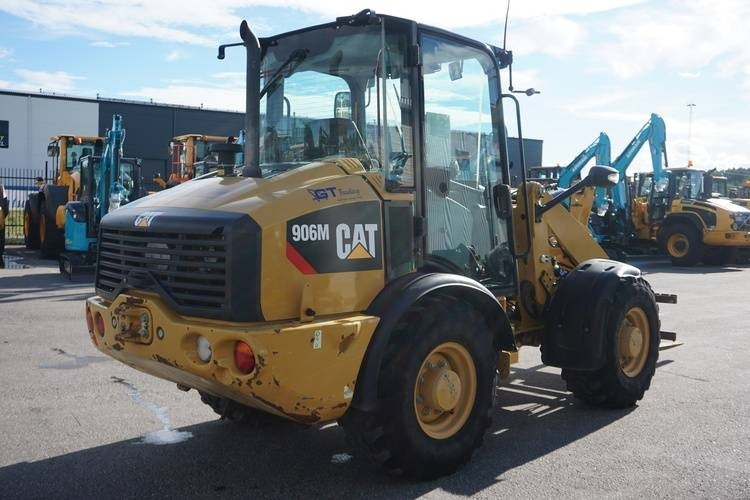 CAT 906M *Uthyres* - Pala gommata: foto 2 CAT 906M *Uthyres* - Pala gommata: foto 2