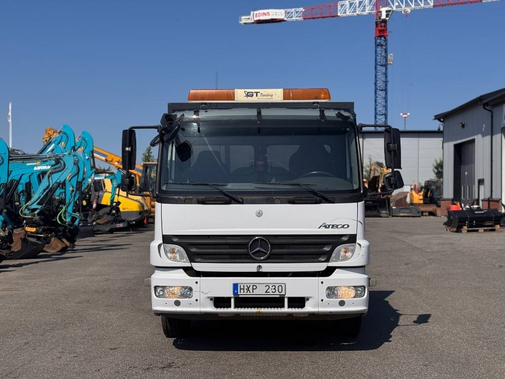 Mercedes-Benz Atego 1524 L 4X2 Växlare Pallift - Autocarro furgonato: foto 2 Mercedes-Benz Atego 1524 L 4X2 Växlare Pallift - Autocarro furgonato: foto 2