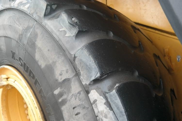 Volvo L220G - Pala gommata: foto 5 Volvo L220G - Pala gommata: foto 5