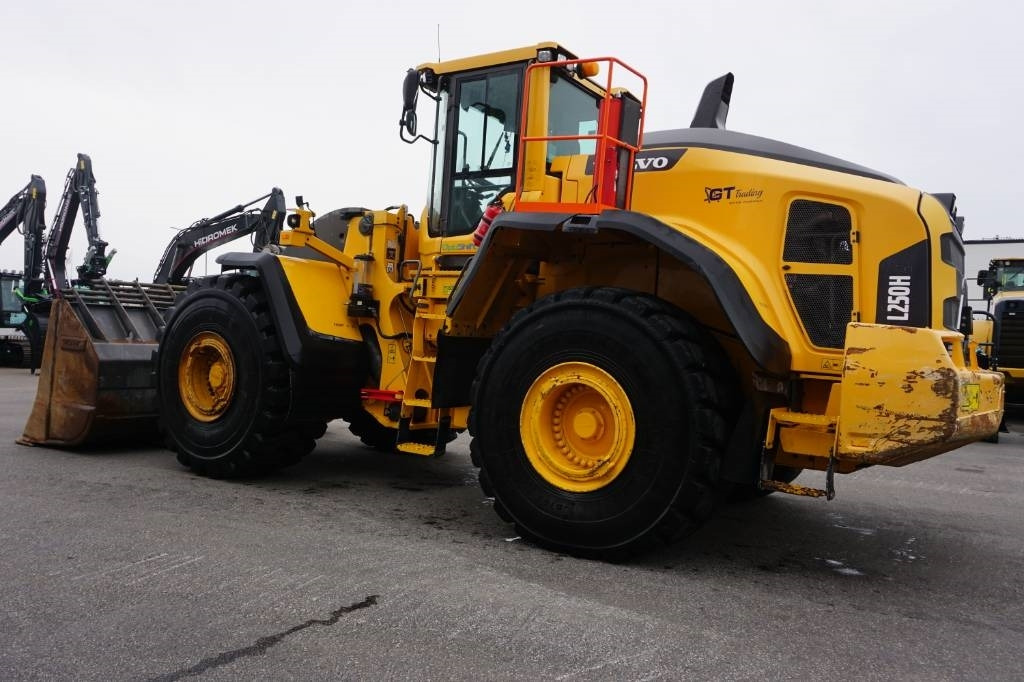 Volvo L250H *Uthyres* - Pala gommata: foto 3 Volvo L250H *Uthyres* - Pala gommata: foto 3
