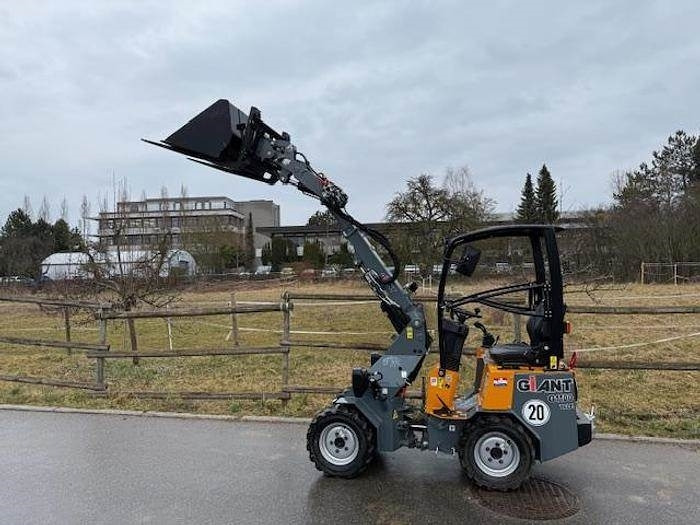 GiANT G1100  - Pala gommata: foto 1 GiANT G1100  - Pala gommata: foto 1