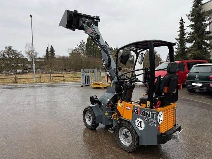 GiANT G1100  - Pala gommata: foto 3 GiANT G1100  - Pala gommata: foto 3