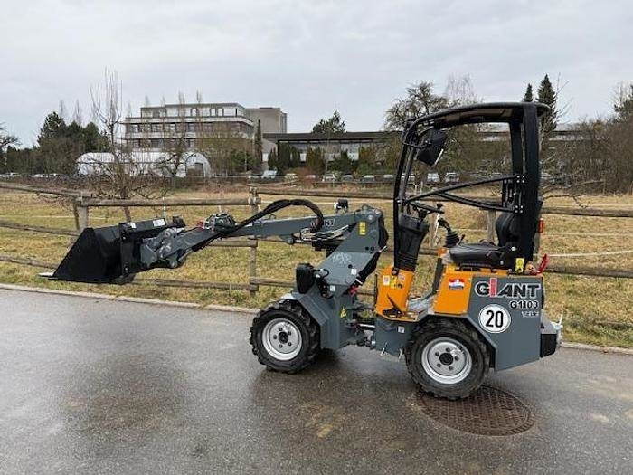 GiANT G1100  - Pala gommata: foto 2 GiANT G1100  - Pala gommata: foto 2