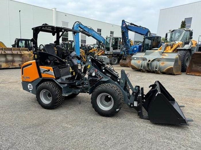 GiANT G2700 X-TRA HD Y  - Pala gommata: foto 1 GiANT G2700 X-TRA HD Y  - Pala gommata: foto 1