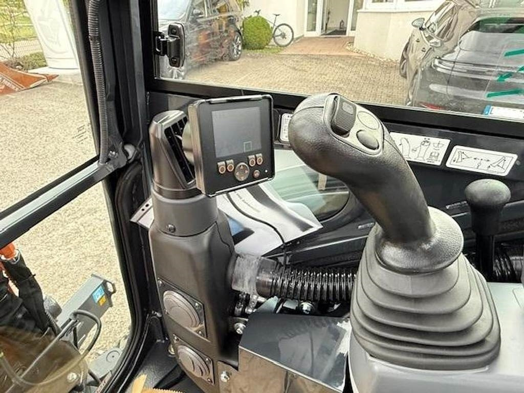 Hitachi ZX26 U-6 - Miniescavatore: foto 5 Hitachi ZX26 U-6 - Miniescavatore: foto 5