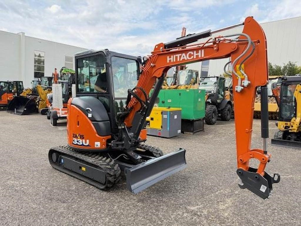 Hitachi ZX33U-6 - Miniescavatore: foto 1 Hitachi ZX33U-6 - Miniescavatore: foto 1