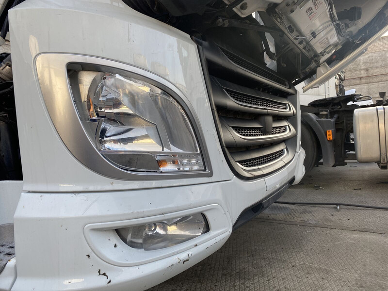 DAF XF 106 - Paraurto per Camion: foto 4 DAF XF 106 - Paraurto per Camion: foto 4