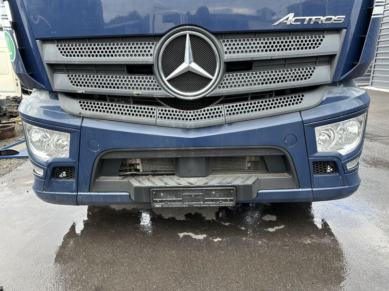Mercedes-Benz Actros 1843 - Paraurto per Camion: foto 1 Mercedes-Benz Actros 1843 - Paraurto per Camion: foto 1