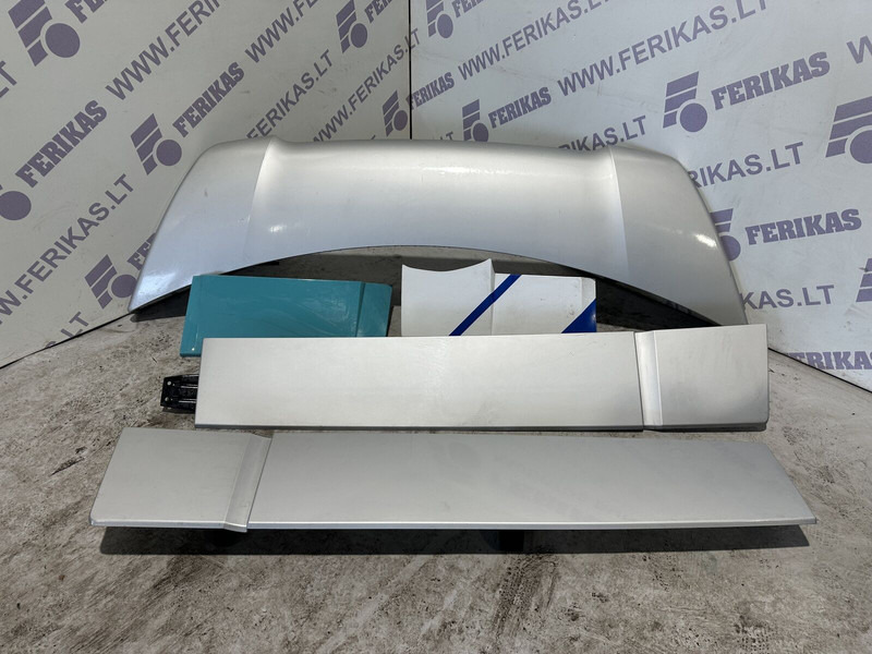 Mercedes-Benz cabin spoilers set - Aero kit/ Spoiler per Camion: foto 1 Mercedes-Benz cabin spoilers set - Aero kit/ Spoiler per Camion: foto 1