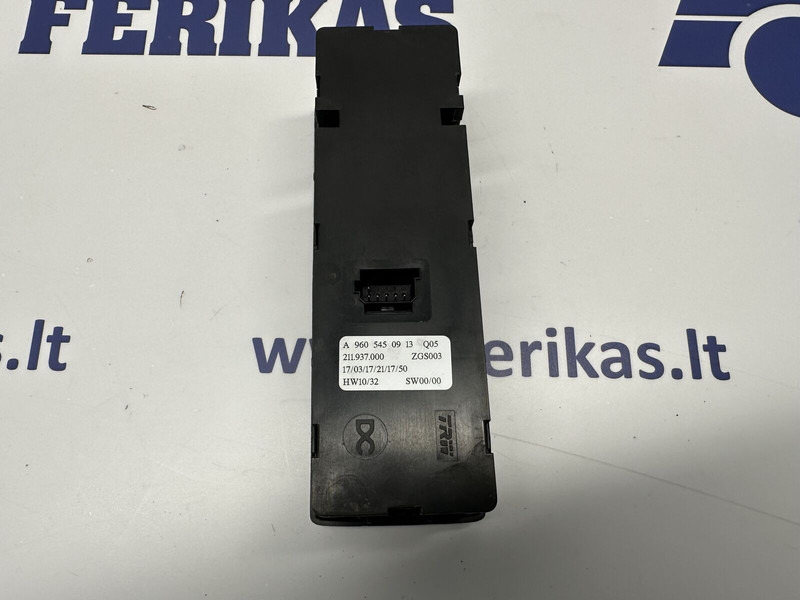 Mercedes-Benz passenger door, window control - Cruscotto per Camion: foto 2 Mercedes-Benz passenger door, window control - Cruscotto per Camion: foto 2