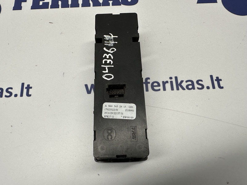 Mercedes-Benz passenger door, window control - Cruscotto per Camion: foto 2 Mercedes-Benz passenger door, window control - Cruscotto per Camion: foto 2