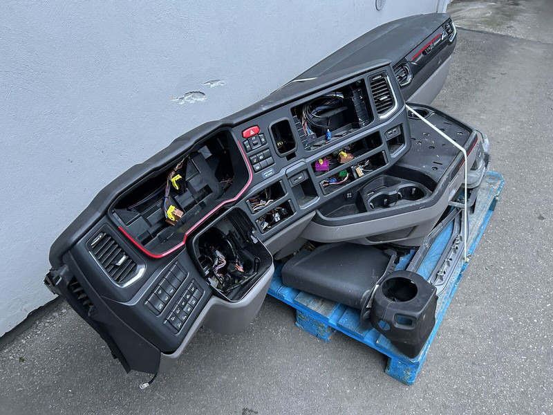 Scania complete dashboard - Paraurto per Camion: foto 3 Scania complete dashboard - Paraurto per Camion: foto 3