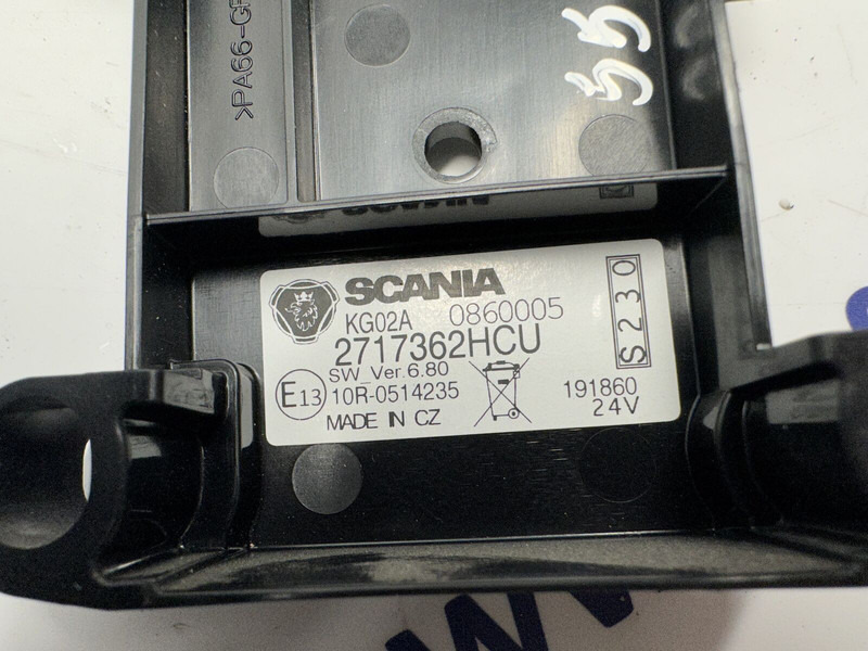 Scania parking brake switch - Cabina e interni per Camion: foto 4 Scania parking brake switch - Cabina e interni per Camion: foto 4