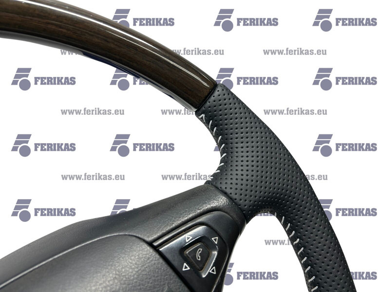 Scania with wooden trim, restored - Volante per Camion: foto 4 Scania with wooden trim, restored - Volante per Camion: foto 4