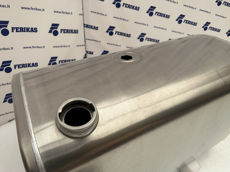 Volvo New aluminum fuel tank 450L - Serbatoio carburante per Camion: foto 4 Volvo New aluminum fuel tank 450L - Serbatoio carburante per Camion: foto 4