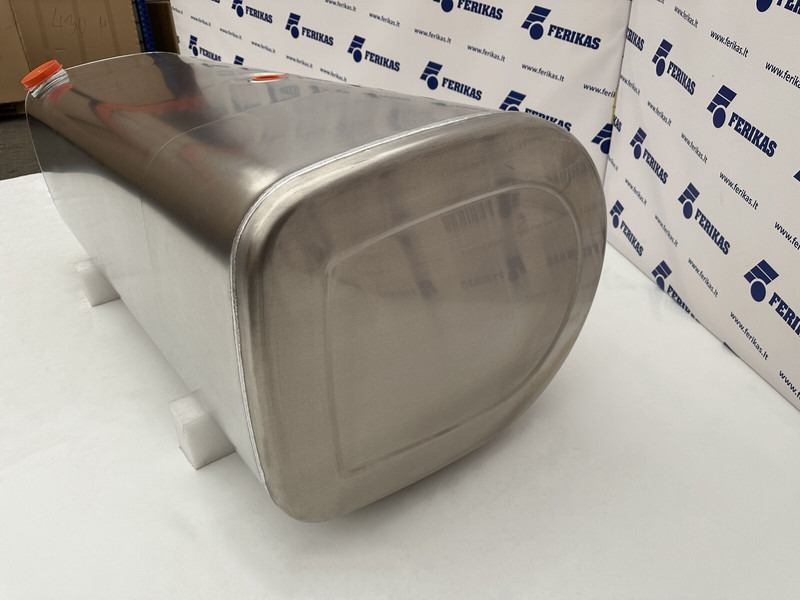 Volvo New aluminum fuel tank 475L - Serbatoio carburante per Camion: foto 2 Volvo New aluminum fuel tank 475L - Serbatoio carburante per Camion: foto 2
