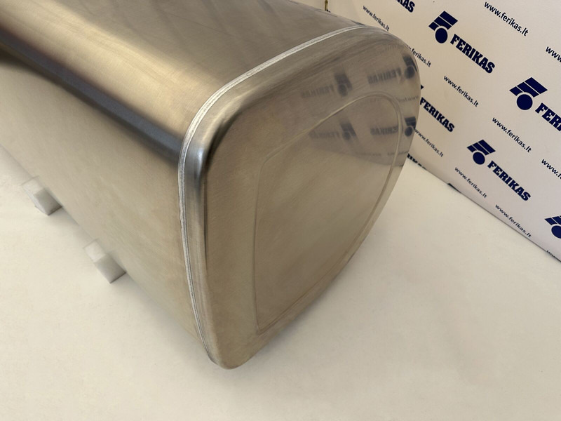 Volvo New aluminum fuel tank 650L - Serbatoio carburante per Camion: foto 3 Volvo New aluminum fuel tank 650L - Serbatoio carburante per Camion: foto 3