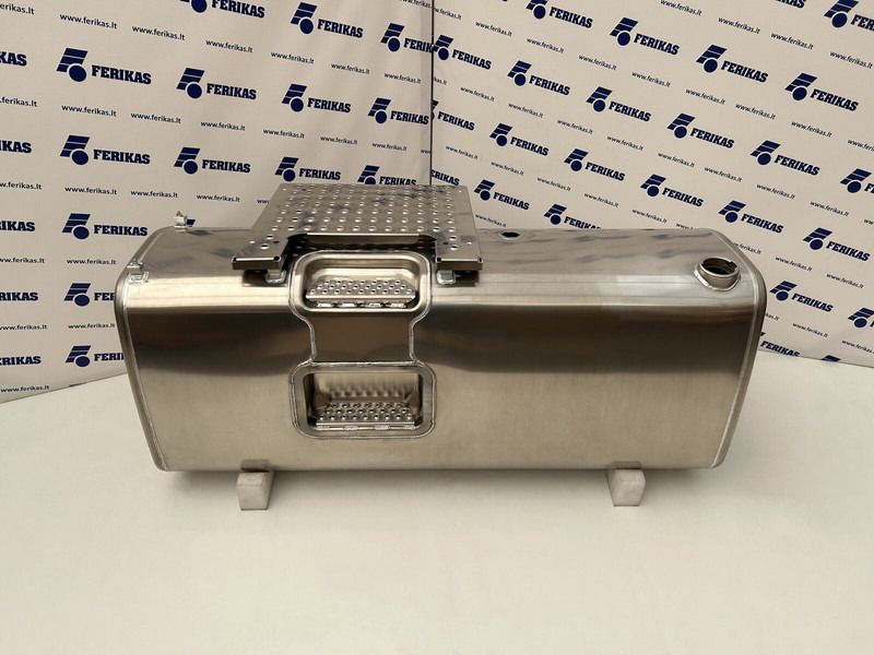 Volvo New aluminum fuel tank 700L - Serbatoio carburante per Camion: foto 1 Volvo New aluminum fuel tank 700L - Serbatoio carburante per Camion: foto 1