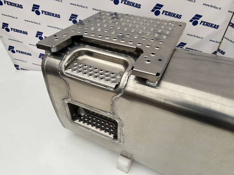 Volvo New aluminum fuel tank 770L - Serbatoio carburante per Camion: foto 4 Volvo New aluminum fuel tank 770L - Serbatoio carburante per Camion: foto 4