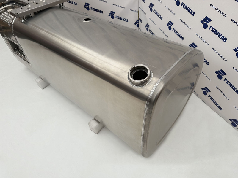 Volvo New aluminum fuel tank 770L - Serbatoio carburante per Camion: foto 2 Volvo New aluminum fuel tank 770L - Serbatoio carburante per Camion: foto 2
