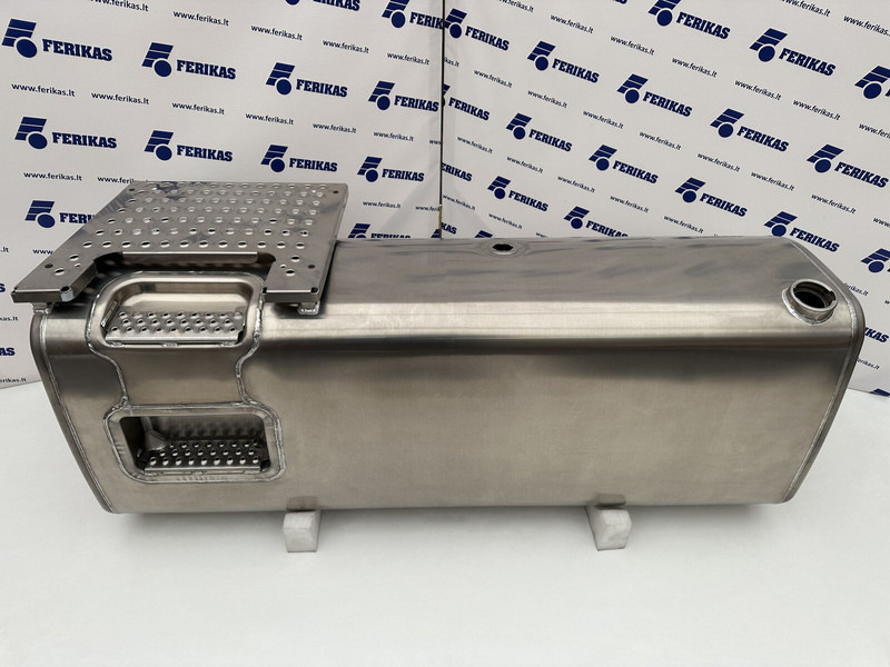 Volvo New aluminum fuel tank 770L - Serbatoio carburante per Camion: foto 1 Volvo New aluminum fuel tank 770L - Serbatoio carburante per Camion: foto 1