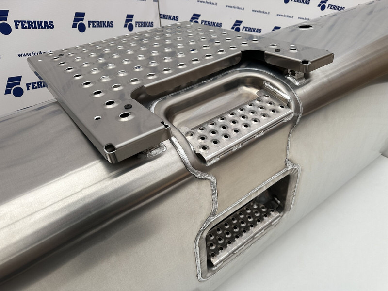 Volvo New aluminum fuel tank 870L - Serbatoio carburante per Camion: foto 5 Volvo New aluminum fuel tank 870L - Serbatoio carburante per Camion: foto 5