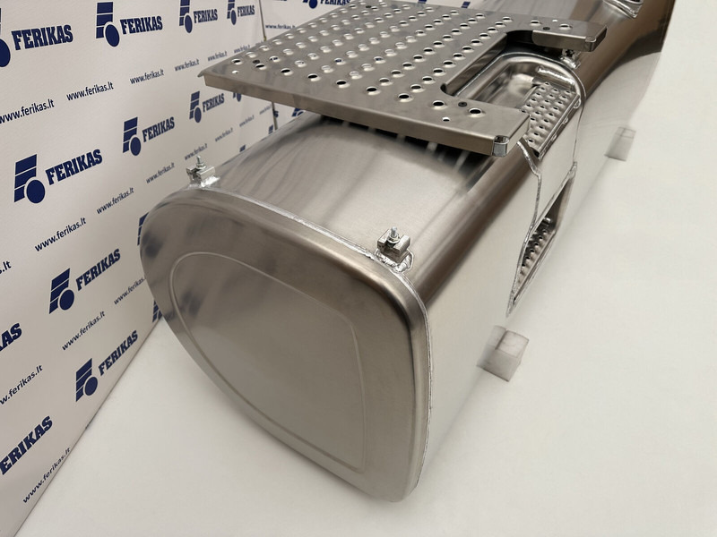 Volvo New aluminum fuel tank 900L - Serbatoio carburante per Camion: foto 3 Volvo New aluminum fuel tank 900L - Serbatoio carburante per Camion: foto 3