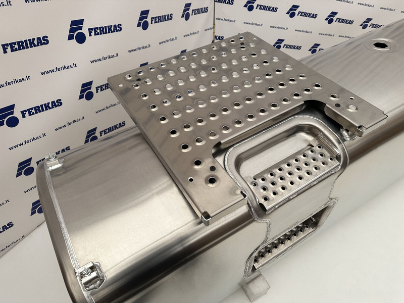 Volvo New aluminum fuel tank 900L - Serbatoio carburante per Camion: foto 5 Volvo New aluminum fuel tank 900L - Serbatoio carburante per Camion: foto 5