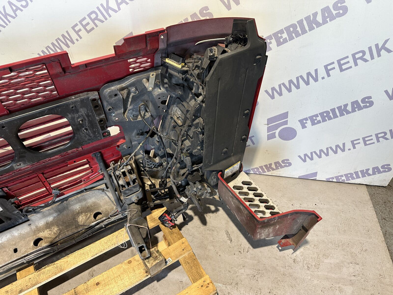 Volvo VOLVO FH4 complete front bumper with headlights - Paraurto per Camion: foto 5 Volvo VOLVO FH4 complete front bumper with headlights - Paraurto per Camion: foto 5
