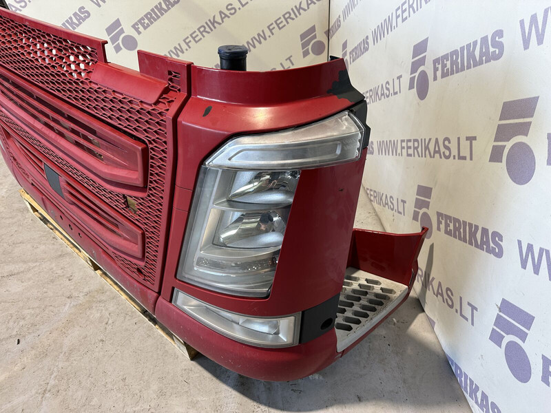 Volvo VOLVO FH4 complete front bumper with headlights - Paraurto per Camion: foto 2 Volvo VOLVO FH4 complete front bumper with headlights - Paraurto per Camion: foto 2
