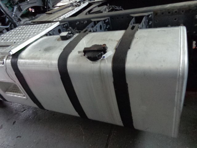Volvo complete fuel tank with brackets and fuel pump, used or brand ne - Serbatoio carburante per Camion: foto 1 Volvo complete fuel tank with brackets and fuel pump, used or brand ne - Serbatoio carburante per Camion: foto 1