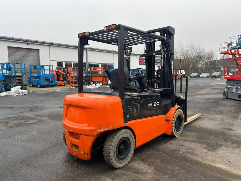 Carrello elevatore elettrico Doosan B50X5 5T 6m Triplex non-marking (1840): foto 7