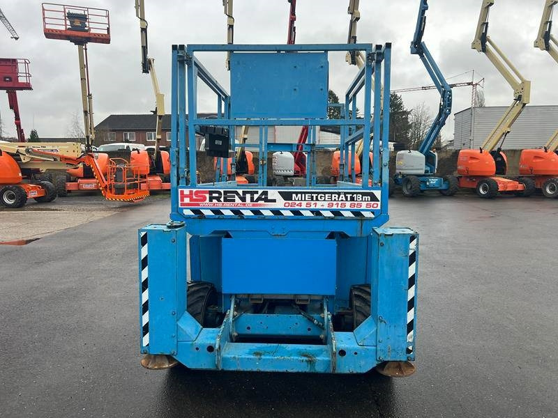 Genie GS2668 RT diesel 4x4 10m (1527) - Piattaforma a pantografo: foto 4 Genie GS2668 RT diesel 4x4 10m (1527) - Piattaforma a pantografo: foto 4