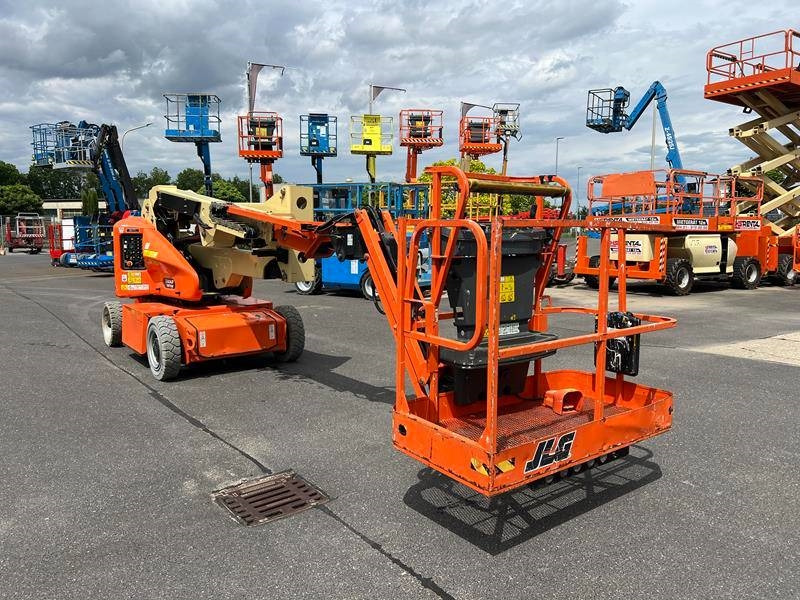 Piattaforma articolata JLG E400AJPN elektro 14m (1779): foto 9 Piattaforma articolata JLG E400AJPN elektro 14m (1779): foto 9