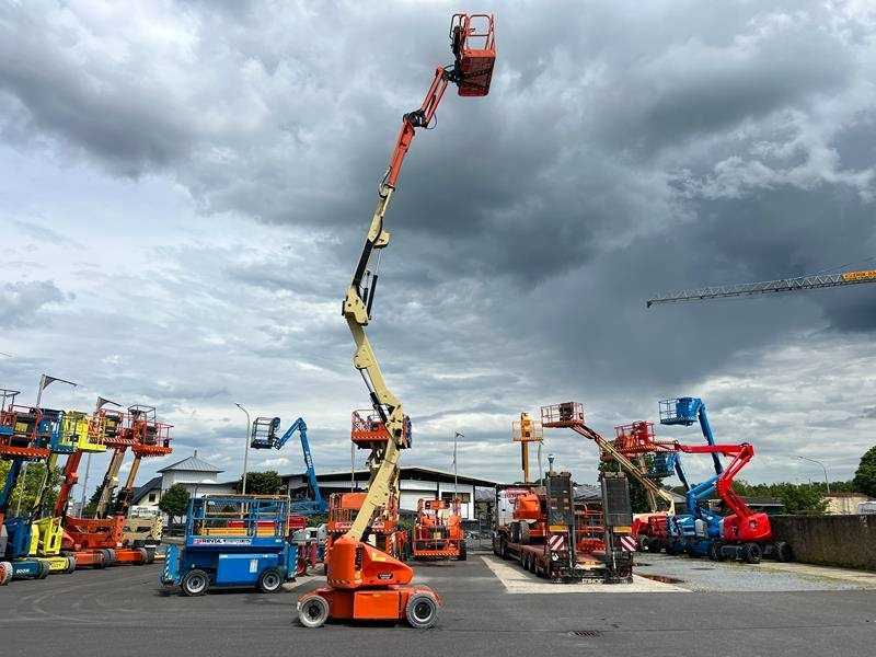 Piattaforma articolata JLG E400AJPN elektro 14m (1779): foto 12 Piattaforma articolata JLG E400AJPN elektro 14m (1779): foto 12