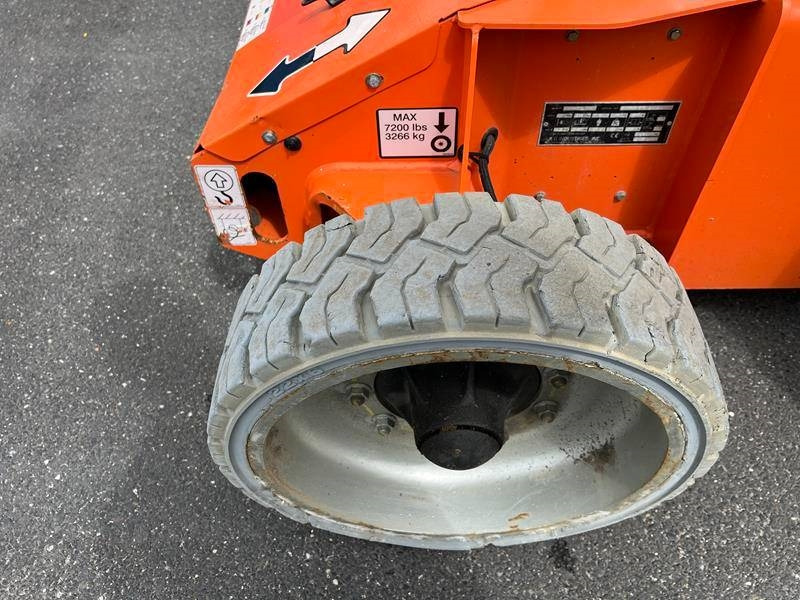 Piattaforma articolata JLG E400AJPN elektro 14m (1779): foto 17 Piattaforma articolata JLG E400AJPN elektro 14m (1779): foto 17