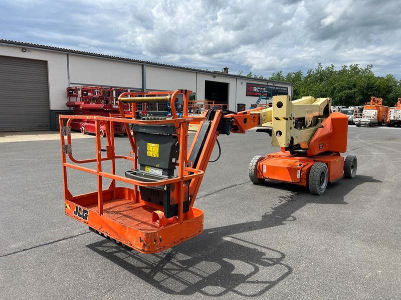 Piattaforma articolata JLG E400AJPN elektro 14m (1779): foto 7 Piattaforma articolata JLG E400AJPN elektro 14m (1779): foto 7