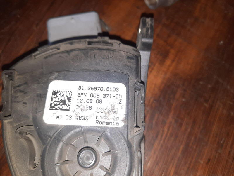 MAN - Pedale: foto 3 MAN - Pedale: foto 3