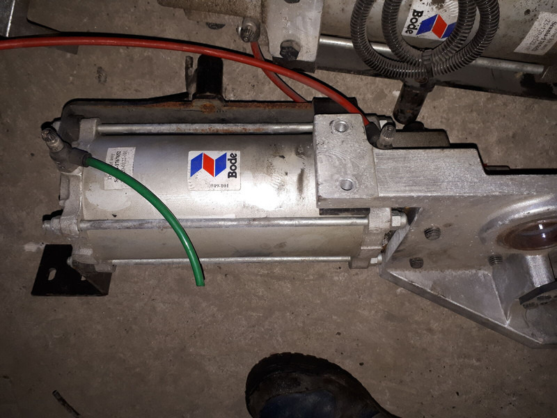 Neoplan BODE цилиндр закрытия - Cilindro idraulico: foto 5 Neoplan BODE цилиндр закрытия - Cilindro idraulico: foto 5