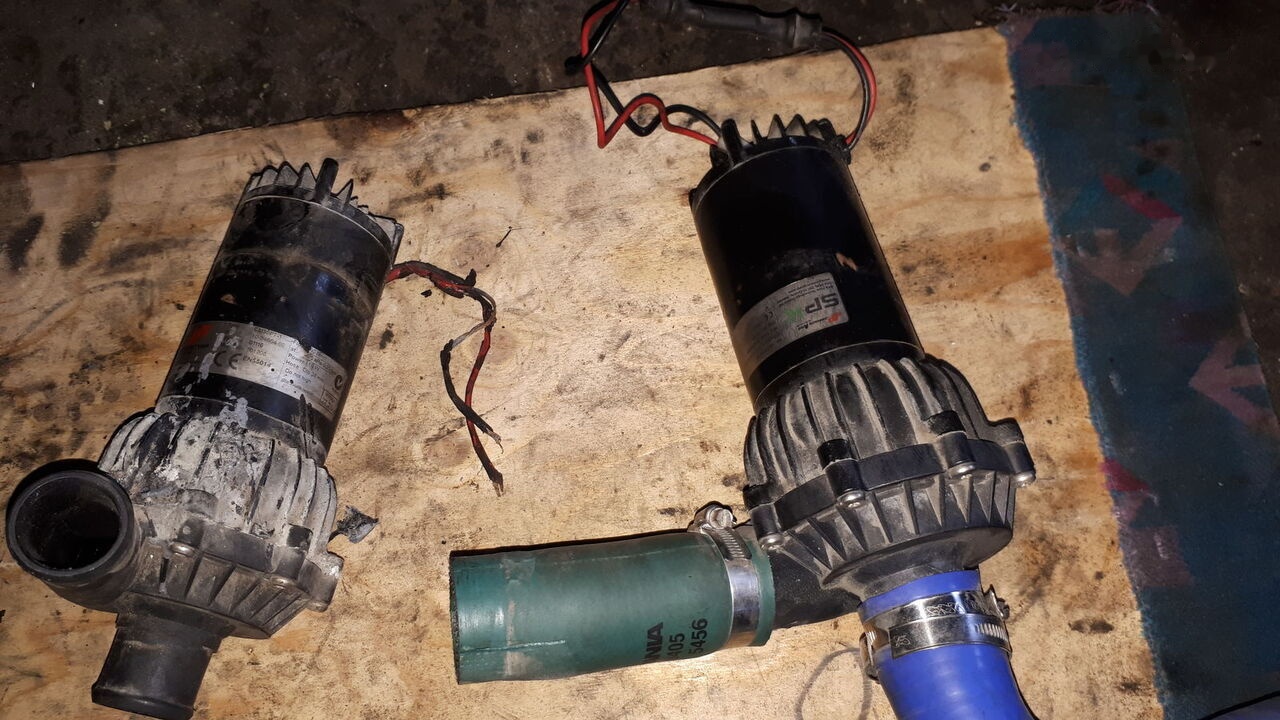 Scania Sphero U4856 Scania Omni Link - Pompa del liquido di raffreddamento per Autobus: foto 4 Scania Sphero U4856 Scania Omni Link - Pompa del liquido di raffreddamento per Autobus: foto 4
