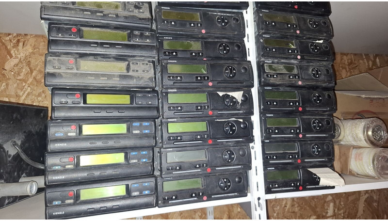 Volvo Video system x-dmr 8 R8 Compact RJ45 - Sistema elettrico: foto 1 Volvo Video system x-dmr 8 R8 Compact RJ45 - Sistema elettrico: foto 1