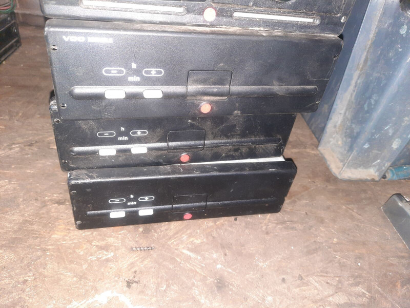 Volvo Video system x-dmr 8 R8 Compact RJ45 - Sistema elettrico: foto 5 Volvo Video system x-dmr 8 R8 Compact RJ45 - Sistema elettrico: foto 5