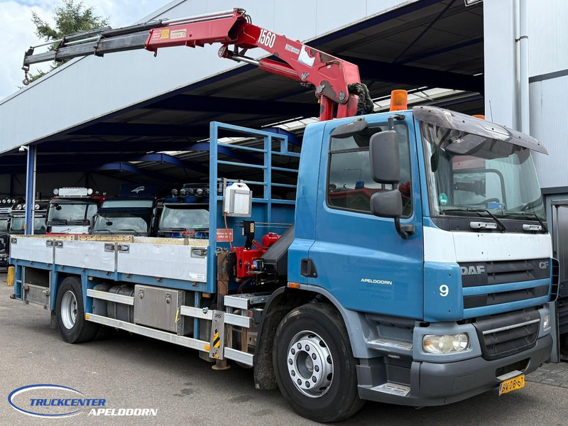 DAF CF 75.310 Handgeschakeld, Bladgeveerd, HMF 1560 K3 - Autocarro con pianale/ Cassone fisso, Camion con gru: foto 1 DAF CF 75.310 Handgeschakeld, Bladgeveerd, HMF 1560 K3 - Autocarro con pianale/ Cassone fisso, Camion con gru: foto 1