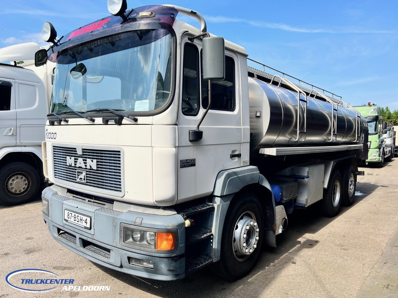 MAN 26.403 Manuel, Retarder, Reduction axle, 14250 liter - Camion cisterna: foto 3 MAN 26.403 Manuel, Retarder, Reduction axle, 14250 liter - Camion cisterna: foto 3
