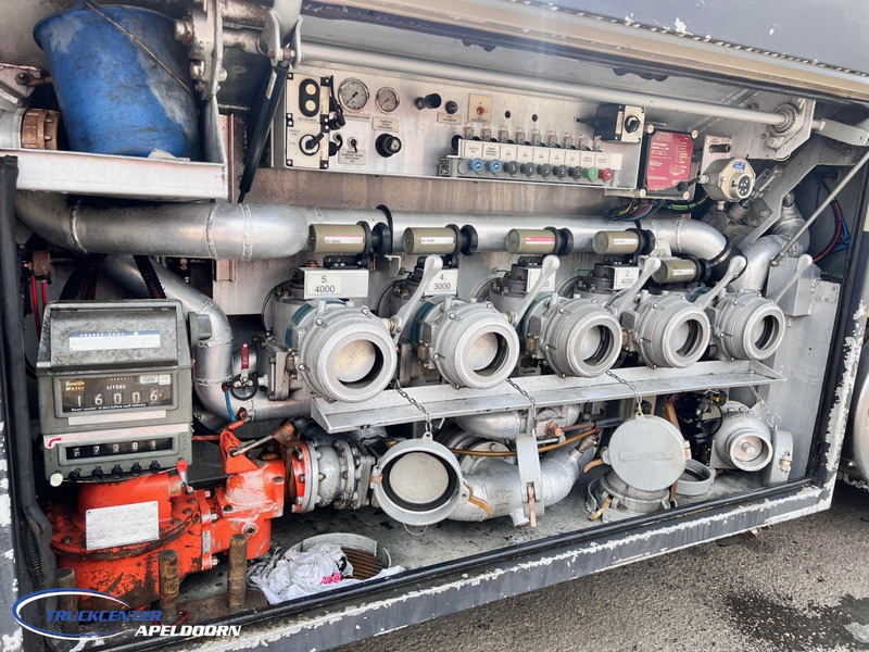 Scania R620 V8 Manuel, Retarder, 19000 liter, 5 Compartments, Pump & Hoses - Camion cisterna: foto 5 Scania R620 V8 Manuel, Retarder, 19000 liter, 5 Compartments, Pump & Hoses - Camion cisterna: foto 5