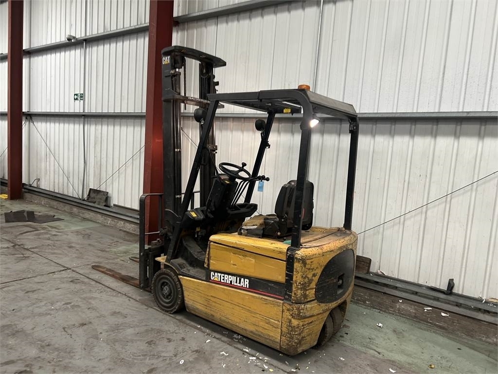 CAT EP16KT  - Carrello elevatore elettrico: foto 3 CAT EP16KT  - Carrello elevatore elettrico: foto 3