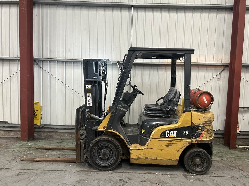 CAT GP20NT - Carrello elevatore a gas: foto 1 CAT GP20NT - Carrello elevatore a gas: foto 1