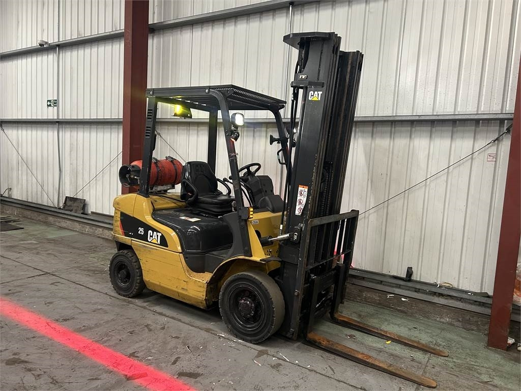 CAT GP25NT - Carrello elevatore a gas: foto 4 CAT GP25NT - Carrello elevatore a gas: foto 4