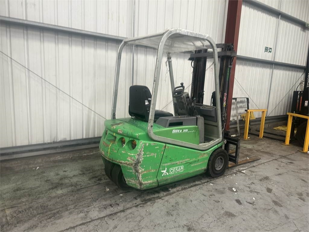 Carrello elevatore elettrico Cesab Blitz 315: foto 6 Carrello elevatore elettrico Cesab Blitz 315: foto 6