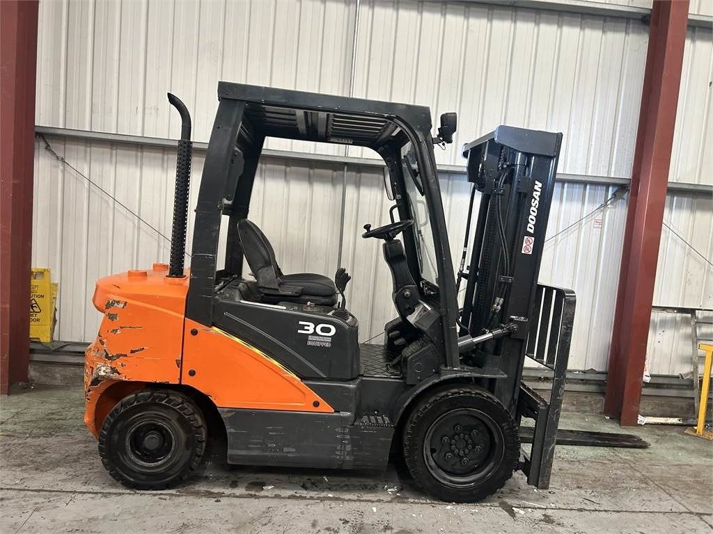 Doosan D30S-5 - Carrello elevatore diesel: foto 5 Doosan D30S-5 - Carrello elevatore diesel: foto 5